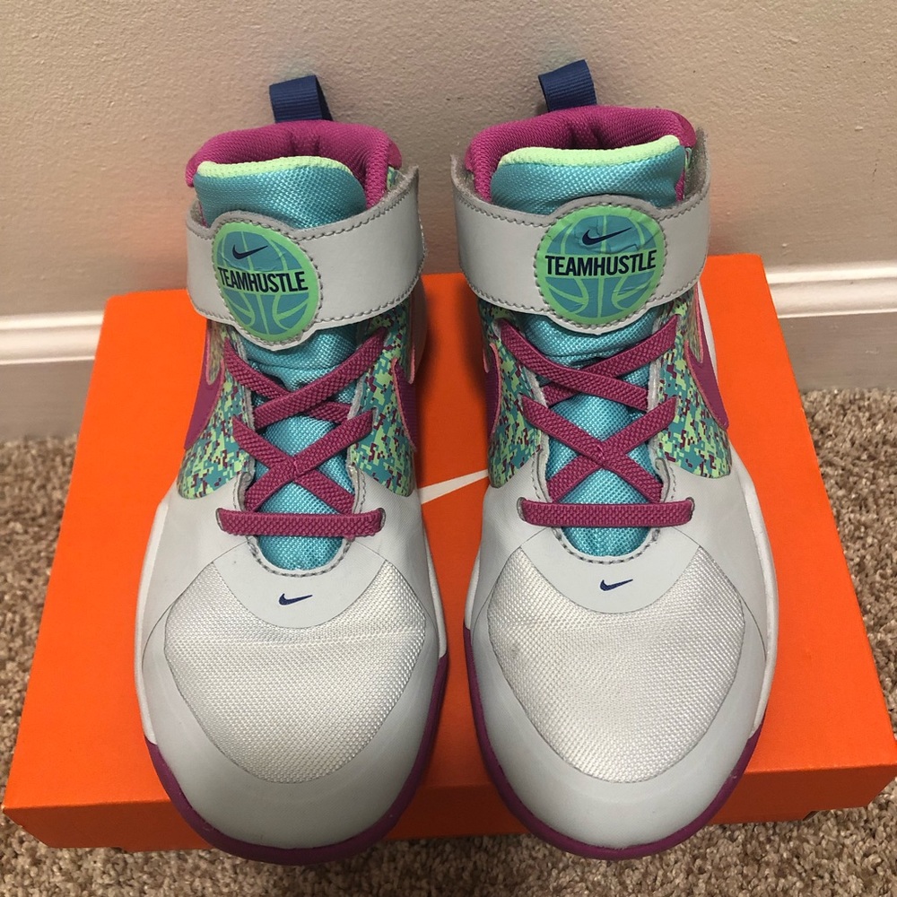 Nike Kids' Preschool Hustle D 9 Basketball Shoes